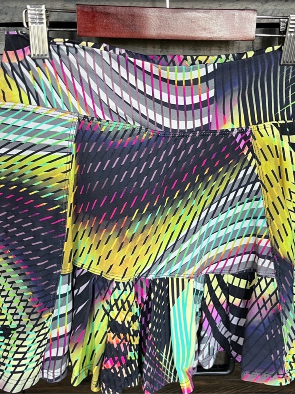 Dona Jo Vibrant Geo-Print Ruffled Skirt - Neon Multi